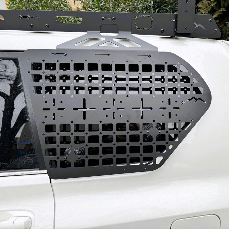 Panneau MOLLE Extérieur – Toyota Land Cruiser 150 (2009–2022) - Version 5 Portes